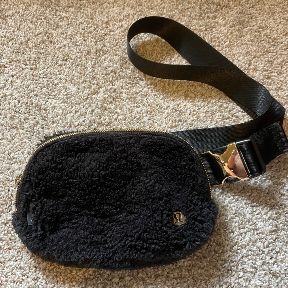 Lululemon belt bag